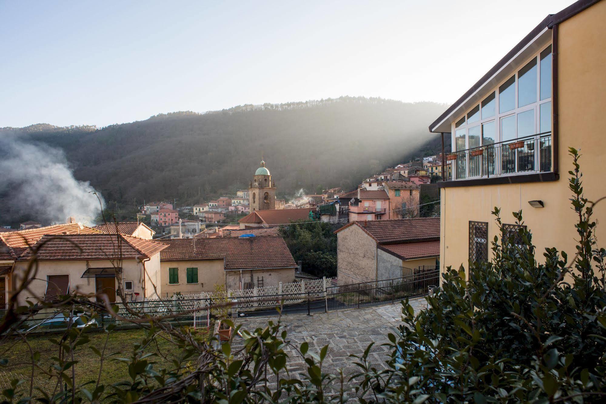 Ostello Tramonti Hostel Biassa Bagian luar foto