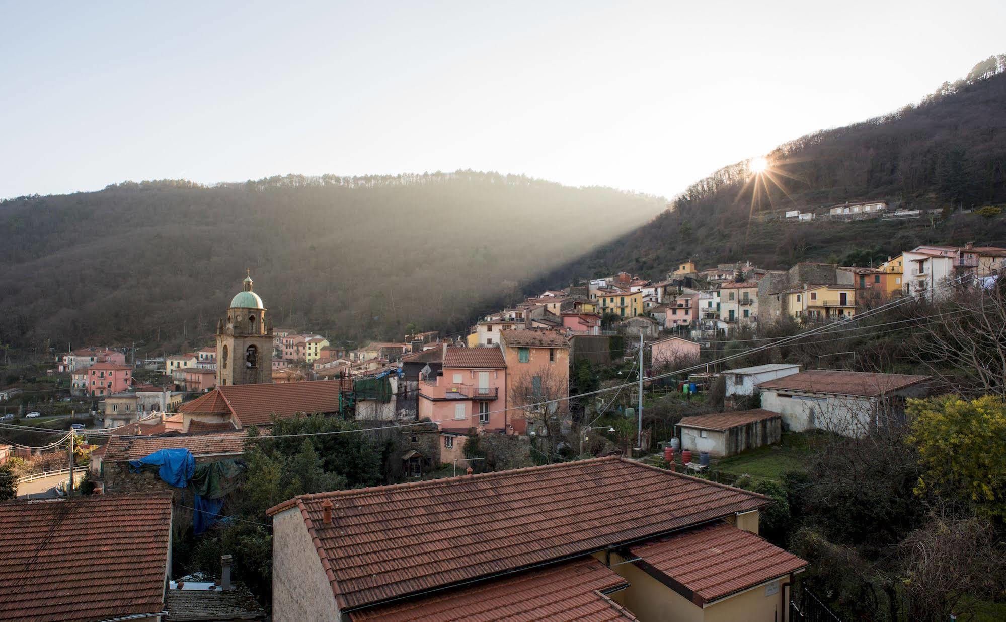 Ostello Tramonti Hostel Biassa Bagian luar foto