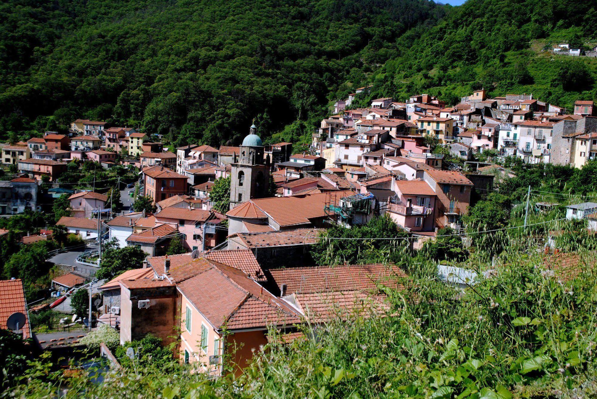 Ostello Tramonti Hostel Biassa Bagian luar foto