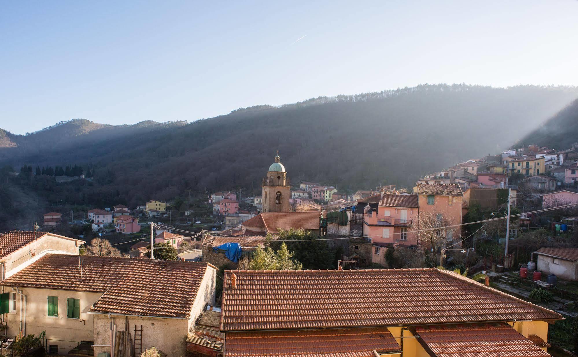 Ostello Tramonti Hostel Biassa Bagian luar foto